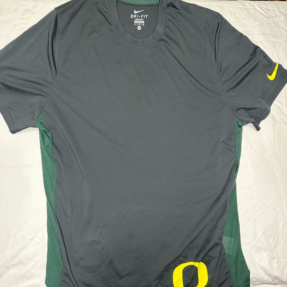 Nike Men's Charcoal and Forest Green Dri-FIT Tee